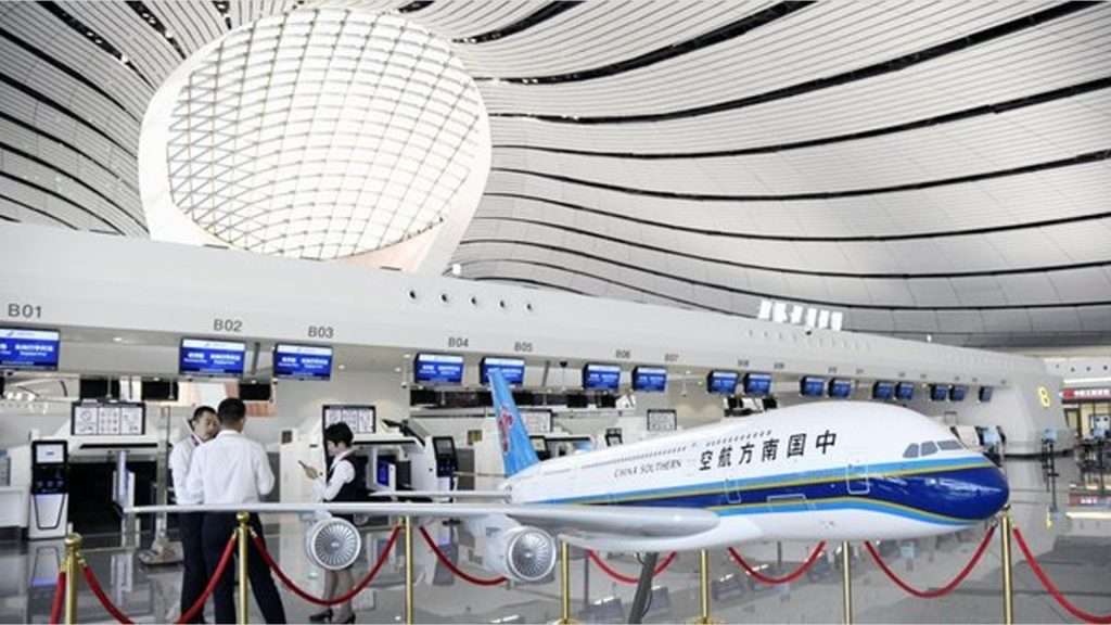 Il ministero della Paura sconsiglia di andare in Cina: ci sono Omicron e varianti